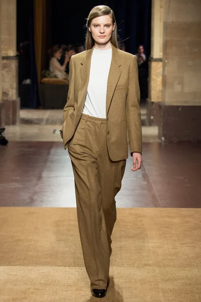 Look 27